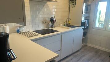 Oven, stovetop, dishwasher, toaster