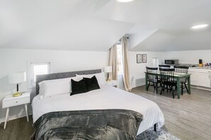 1 bedroom, desk, iron/ironing board, free WiFi