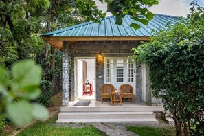 Property grounds - Nexstay Ministers Mansion (Devikolam)