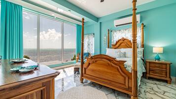 Luxury Villa | 3 bedrooms, in-room safe, individually decorated, individually furnished