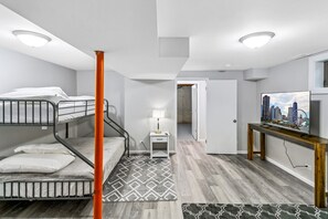 5 bedrooms, desk, iron/ironing board, travel cot