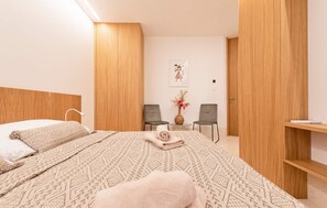 4 quartos, Wi-Fi de cortesia, roupa de cama