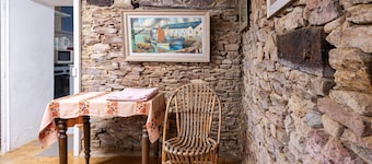 Holiday Home 'Maison Sarzeau Centre - La Bernache' with Shared Pool, Terrace and Wi-Fi