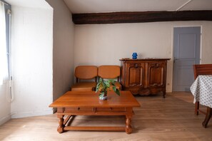 Interior - Apartment 'Sarzeau Centre - Le Cormoran' with Shared Pool and Wi-Fi (Sarzeau)