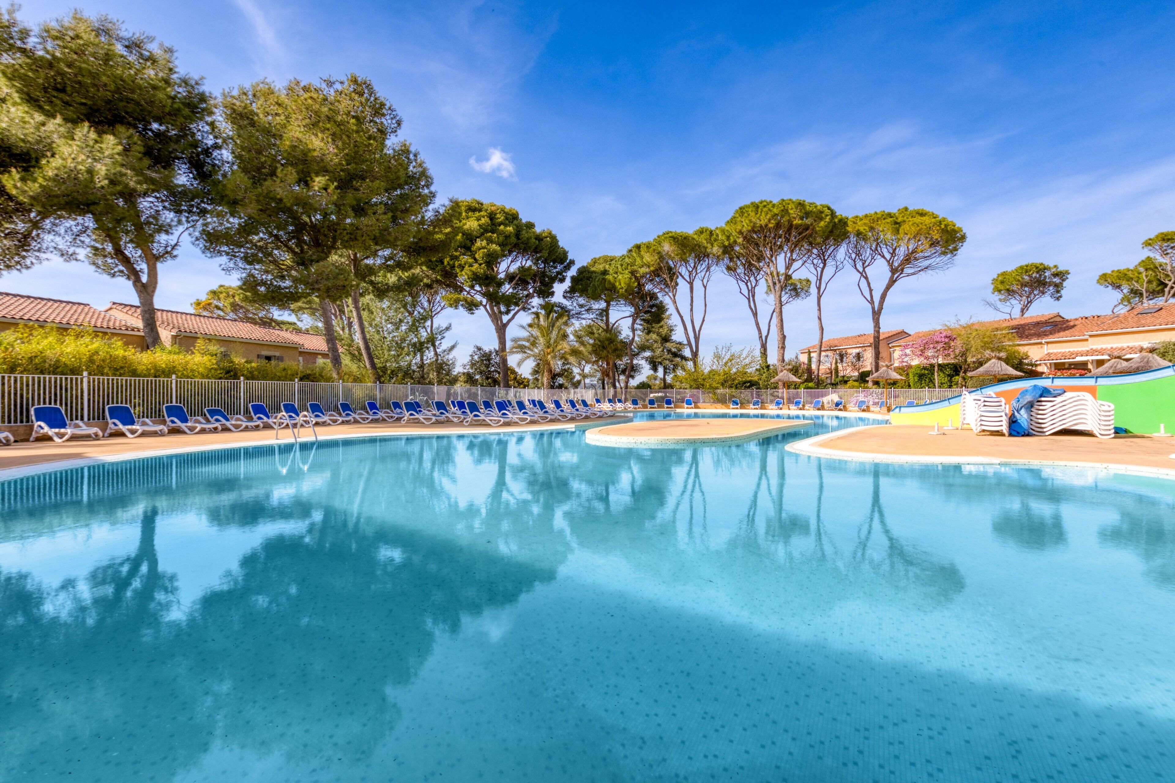 Inomhuspool och uppvärmd pool