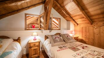 3 bedrooms, iron/ironing board, free WiFi, bed sheets