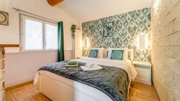 1 bedroom, free WiFi, bed sheets