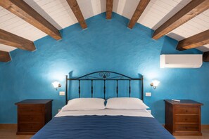 4 chambres, fer et planche à repasser, accès au Wi-Fi (inclus)