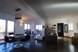 Interior - Apartment 'Apartamento Vista Marina' with Sea View, Private Terrace and Wi-Fi (Lagos)