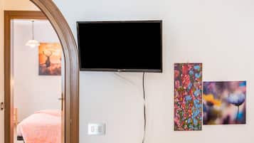 1 bedroom, free WiFi, bed sheets