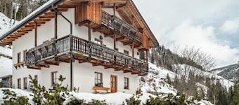 Appartement 'Agriturismo El Cirum Boe' avec vue sur les montagnes, jardin privé et Wi-Fi