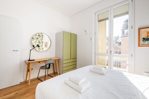 1 slaapkamer, een strijkplank/strijkijzer, wifi, beddengoed