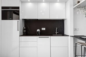 Fridge, microwave, oven, stovetop
