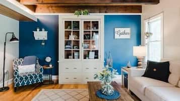 Televisión y chimenea