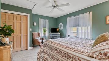 1 chambre, fer et planche à repasser, lit parapluie, Wi-Fi