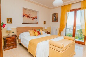 4 bedrooms, WiFi, bed sheets