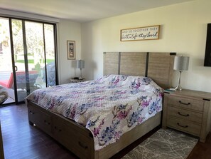 2 bedrooms, desk, iron/ironing board, WiFi