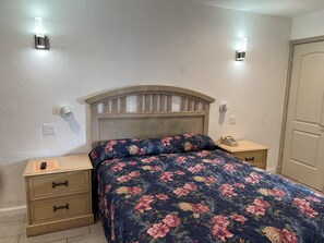 Schreibtisch, kostenloses WLAN