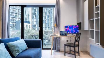 Smart TV, computer monitors