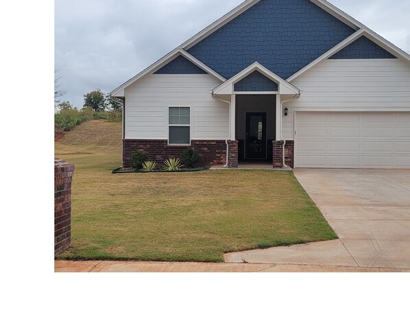 Exterior - Entire New home in Edmond, Oklahoma (Edmond)