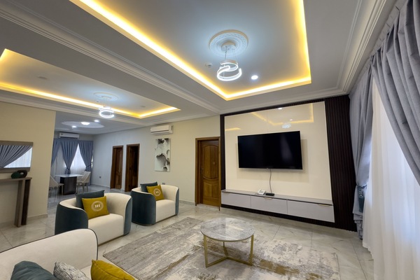 Luxury Apartment, 3 Bedrooms | Living area