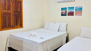 Family House | Free WiFi, bed sheets