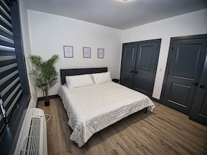 1 bedroom, desk, iron/ironing board, WiFi