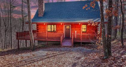 Memory Ridge Retreat, Sleeps 8, Walking Distance to Old Man's Cave