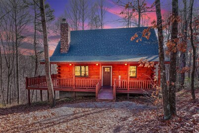 Memory Ridge Retreat, Sleeps 8, Walking Distance to Old Man's Cave