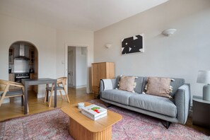 Fernseher, Stereoanlage