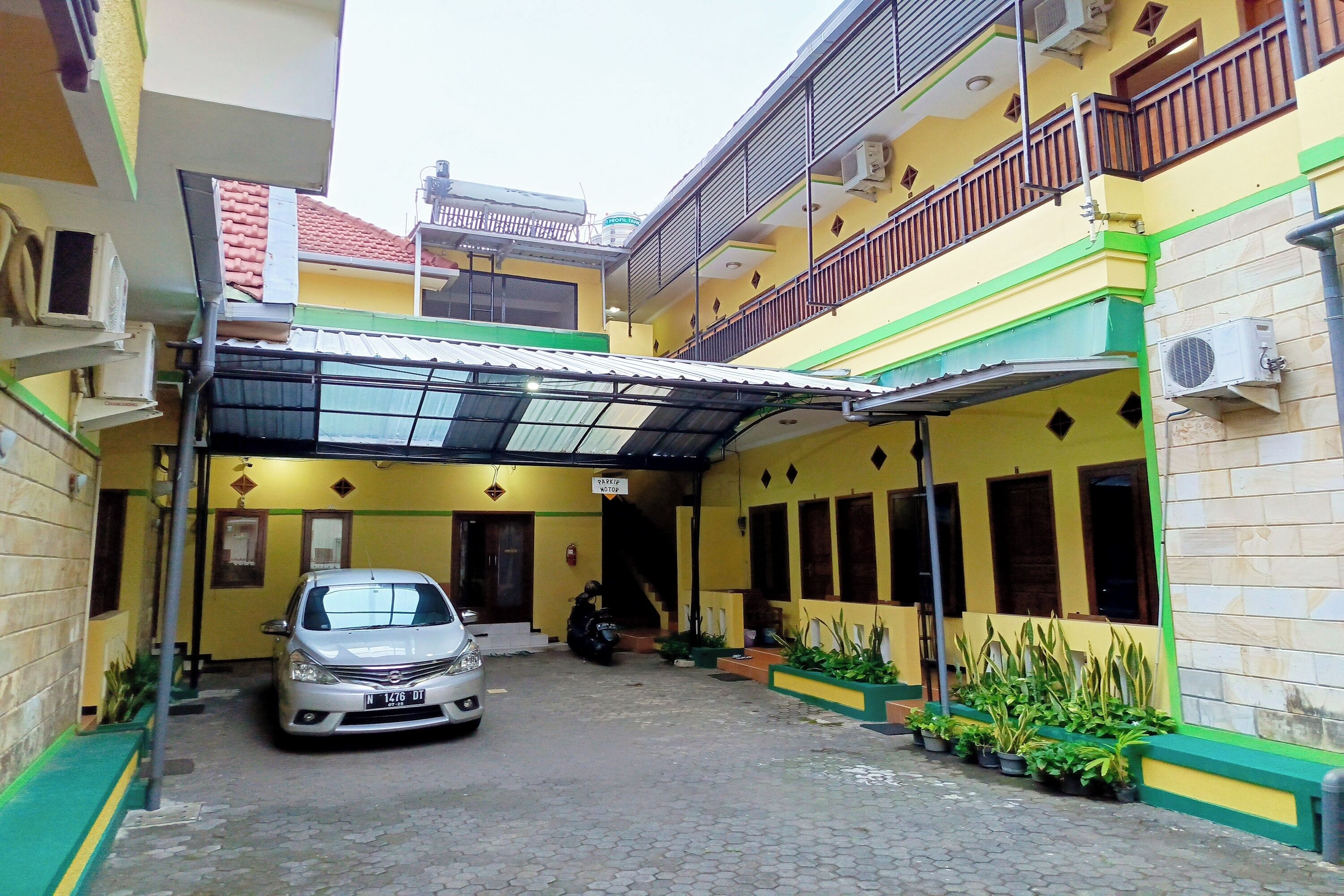 Parkir mandiri gratis