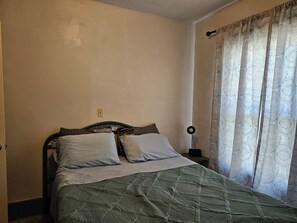 3 habitaciones, tabla de planchar con plancha y wifi gratis