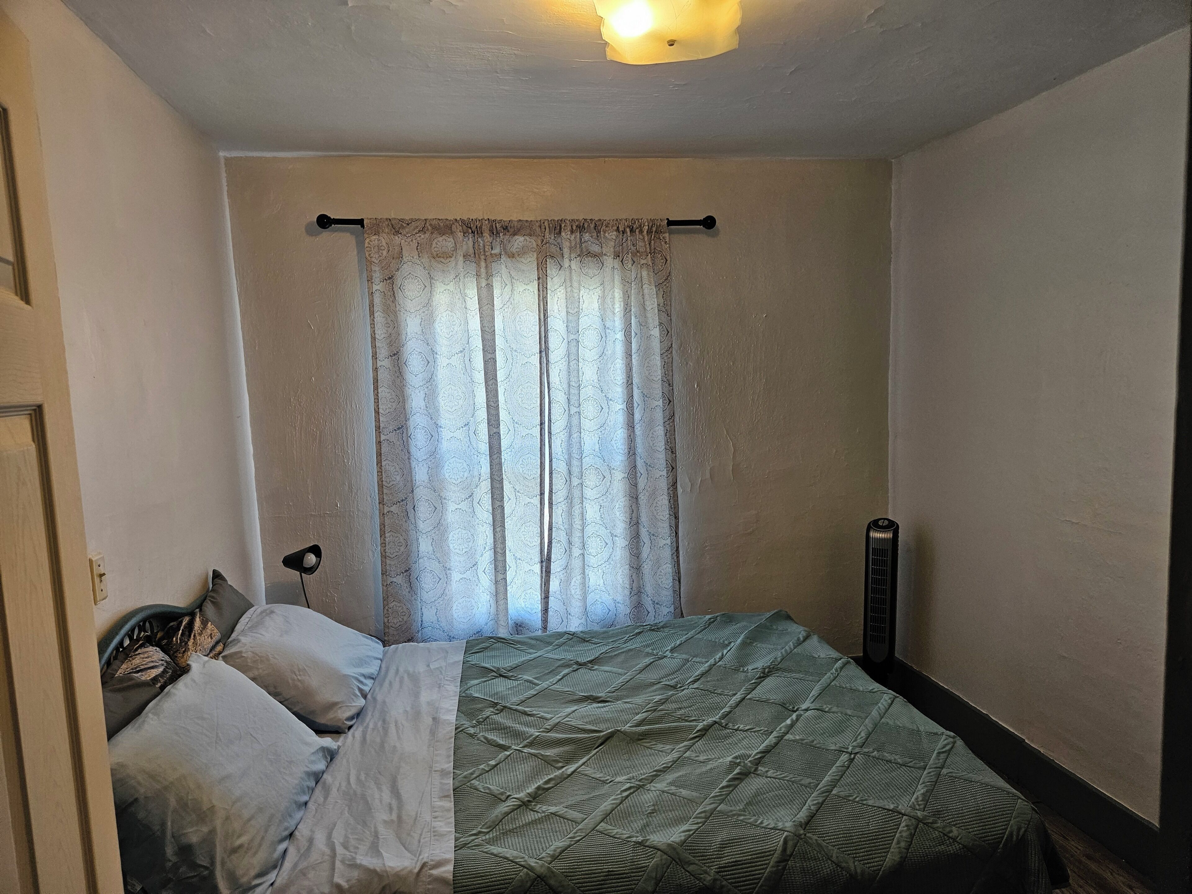 3 dormitoris, planxa i posts de planxar, wifi gratuïta i roba de llit 