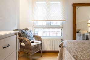 3 habitaciones y tabla de planchar con plancha 