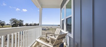 Brand new house, Beach views, Heated pool & more!
