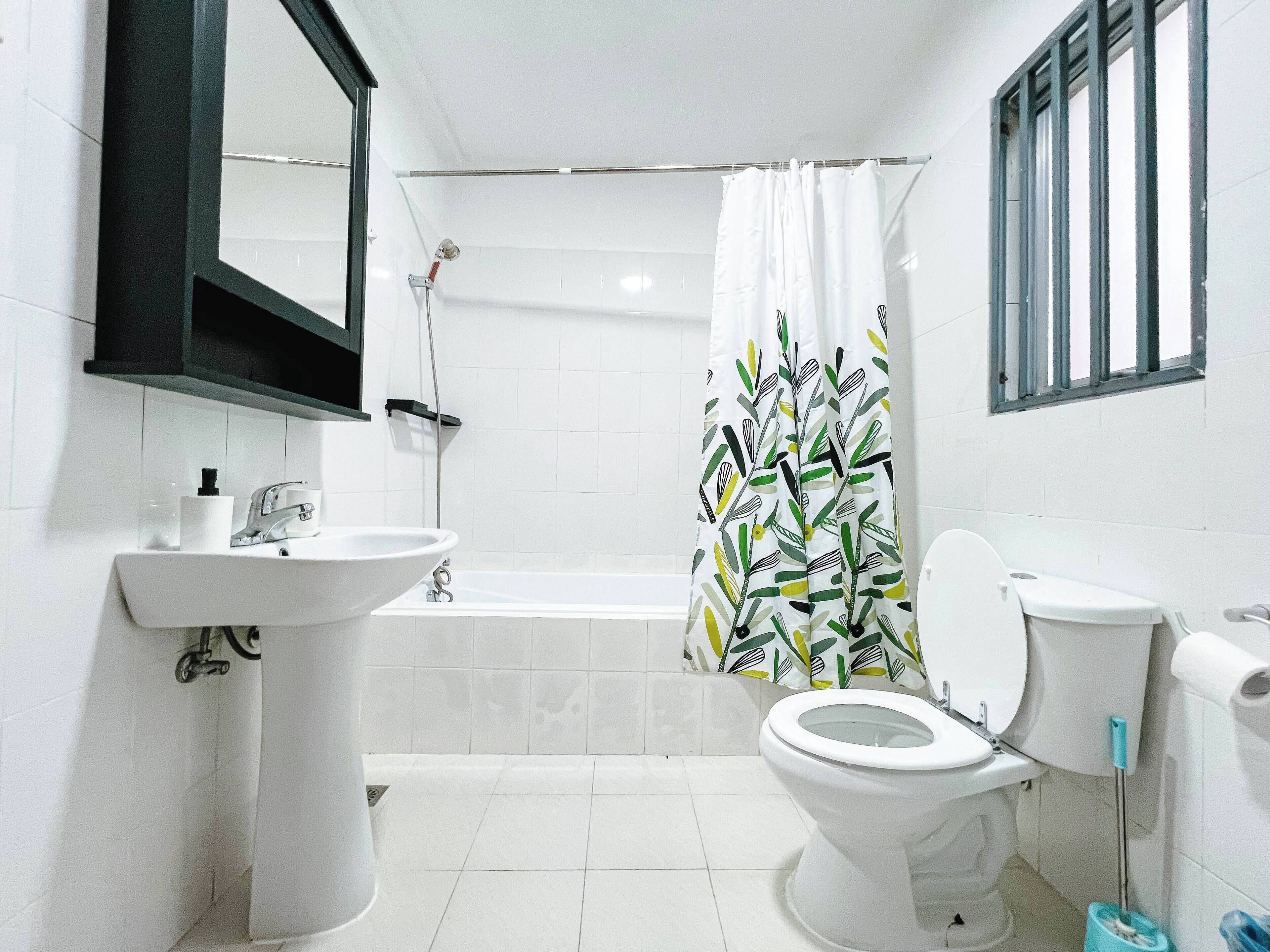 Shower, towels