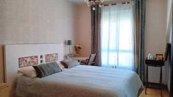 3 chambres, fer et planche Ă repasser, draps fournis