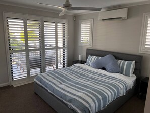 3 bedrooms, in-room safe, desk, iron/ironing board