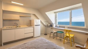 Basic Room, 1 Bedroom (301(ocean view)) - Boryeong Lehouse Pension (Boryeong)