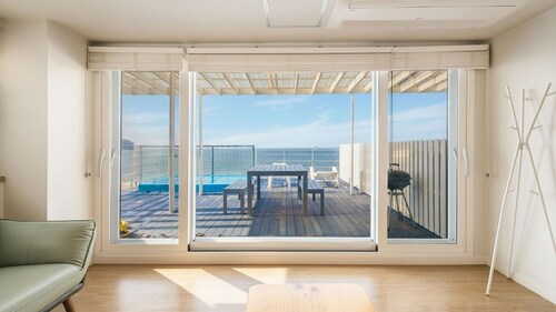 Boryeong Lehouse Pension