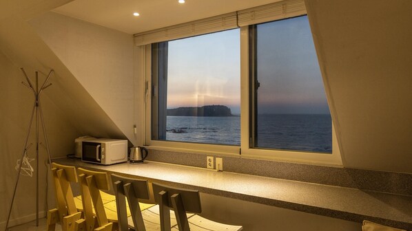 Basic Room, 1 Bedroom (303(ocean view)) - Boryeong Lehouse Pension (Boryeong)