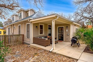 Terrace/patio - Maple- Main Haus | Beautiful | Relaxing (Fredericksburg)