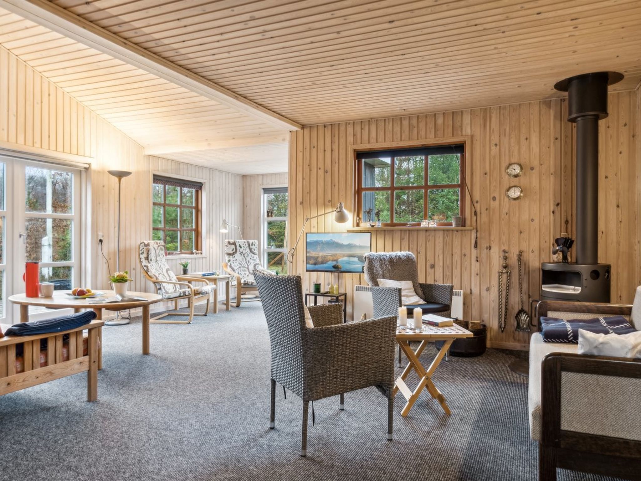 Télévision, cheminée