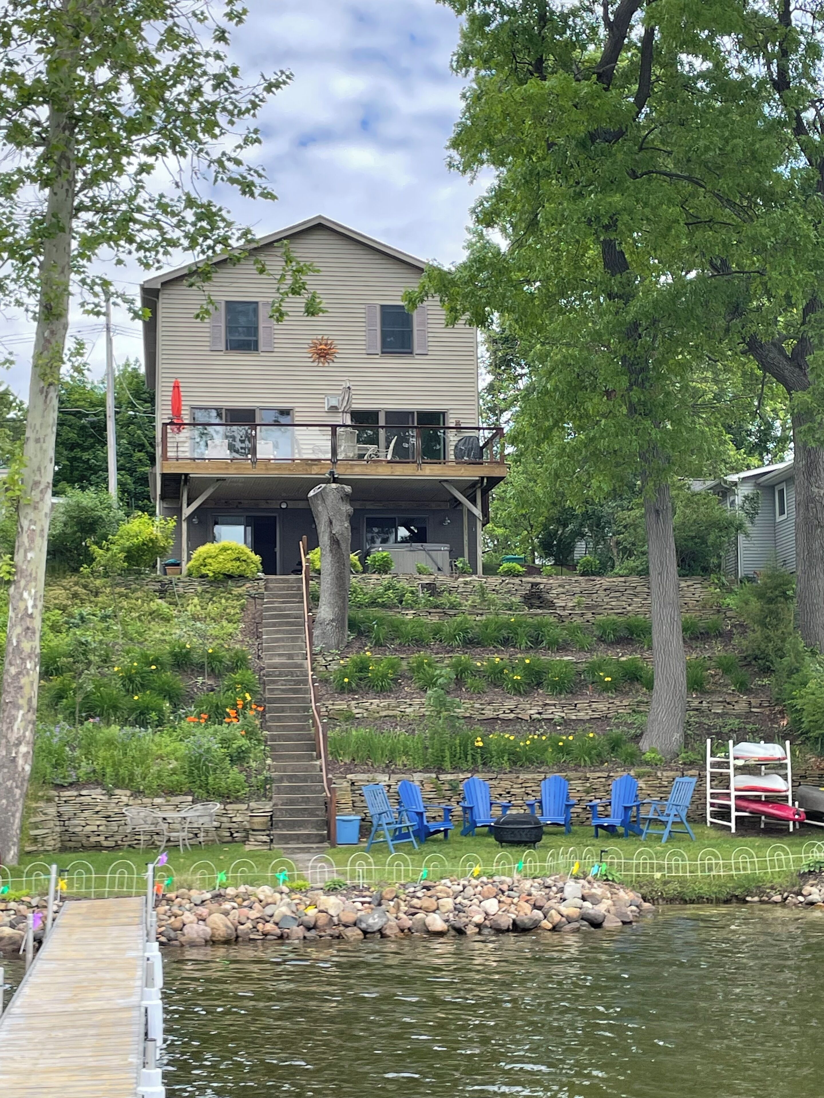 Four Bedroom Lakefront Home Near Ann Arbor/Chelsea/Dexter and Recreation Trails