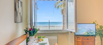 ALB - Mer Vivante - Front Beach, Albenga, Italy