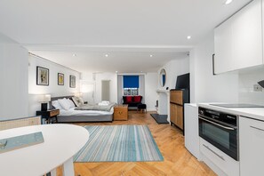 1 chambre, bureau, fer et planche Ă repasser, accĂšs Internet