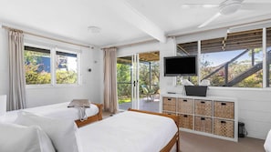 4 chambres, fer et planche à repasser, Wi-Fi, draps fournis