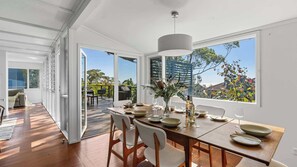 Dining - Mollymook Breeze at Narrawallee (Narrawallee)