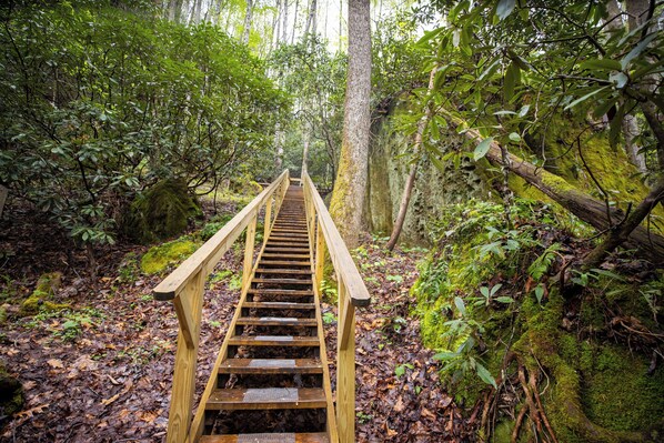 Property grounds - Split Rock ~ Our newest off-grid cabin w/ stained glass art! (Stanton)