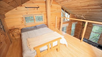 2 bedrooms, bed sheets